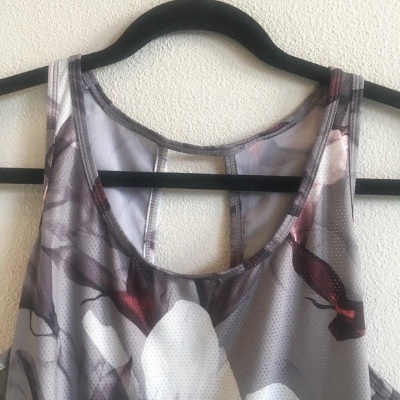 Fabletics Floral Bess Tank Top Mesh Workout Lightweight Gray Cutout Back Small - Picture 4 of 13